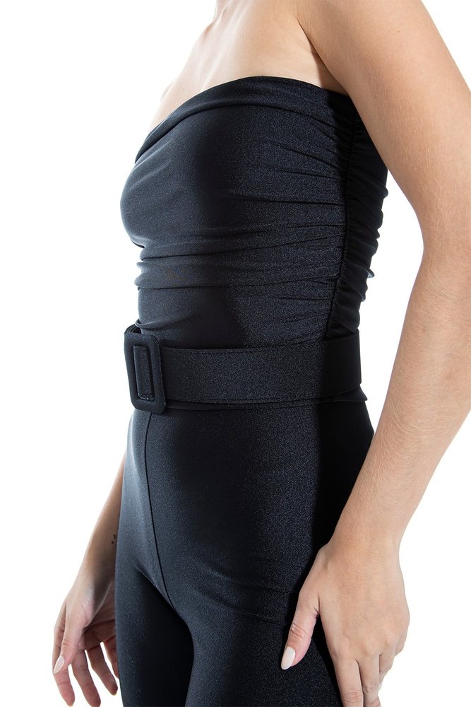 Macacão Lycra Bardot Preto da Forlegs em look completo